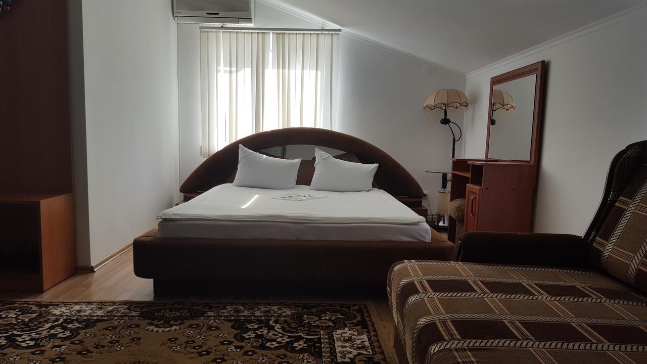 Hotel Confort Drochia Ngoại thất bức ảnh